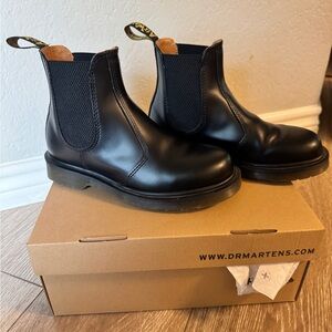 Dr. Martens 2976 Black Chelsea Boots